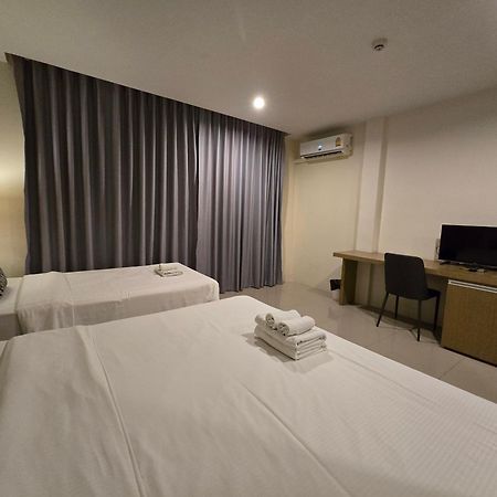 Sleepstation At Pratunam Bangkok Buitenkant foto